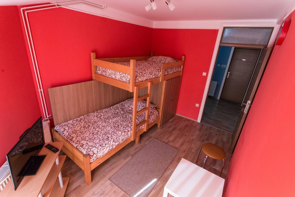 Hostel Day 'N' Night Ni Kamer foto
