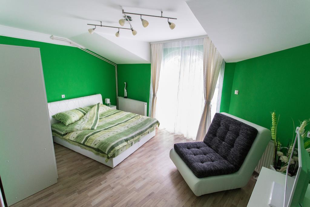 Hostel Day 'N' Night Ni Kamer foto